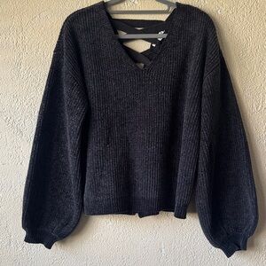 Willow & Clay Black V-Neck Sweater
